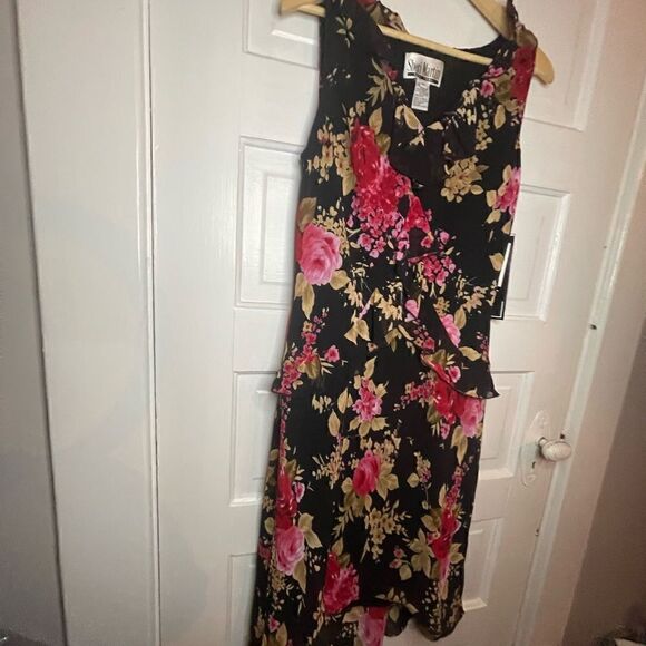 NWTs Sheri Martin Flattering Floral Ruffle Dress Size 16 - Picture 5 of 14